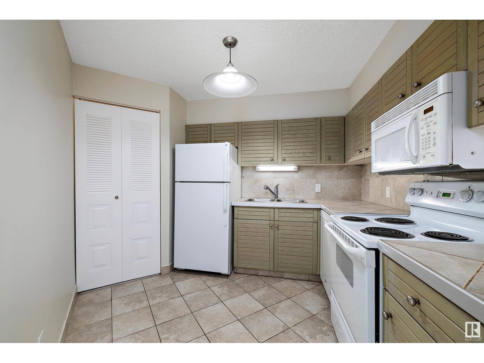 #1503 10149 SASKATCHEWAN DR NW
