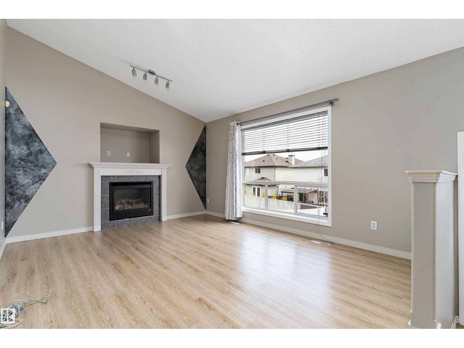 15109 MILLER BV NW