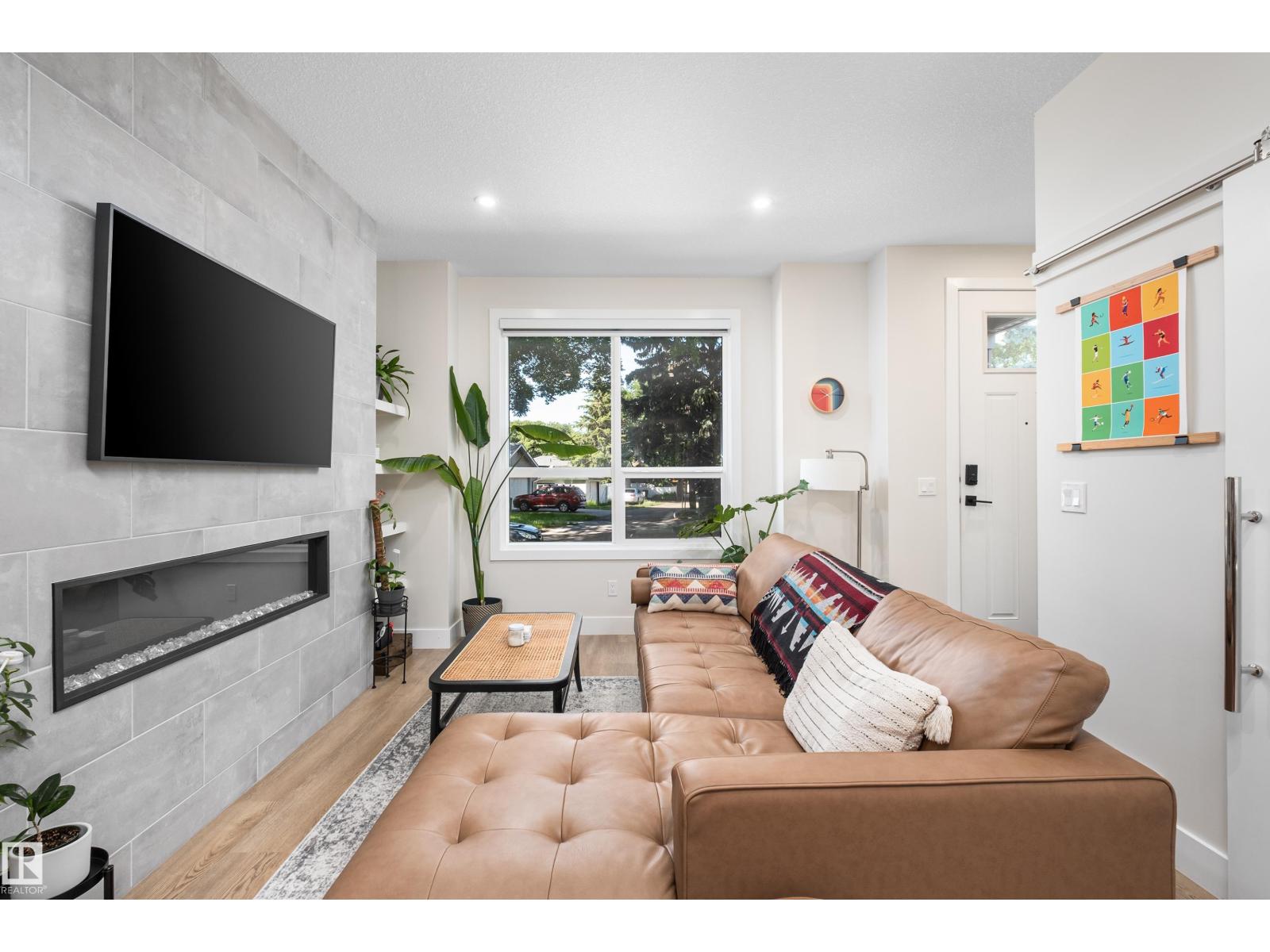 11013 75 ST NW