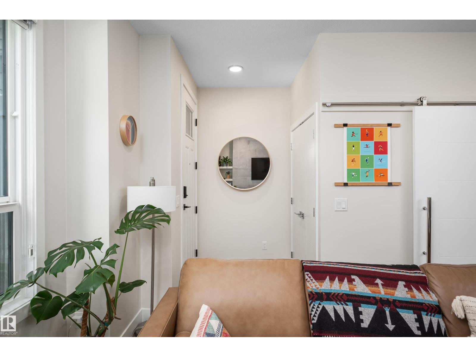 11013 75 ST NW