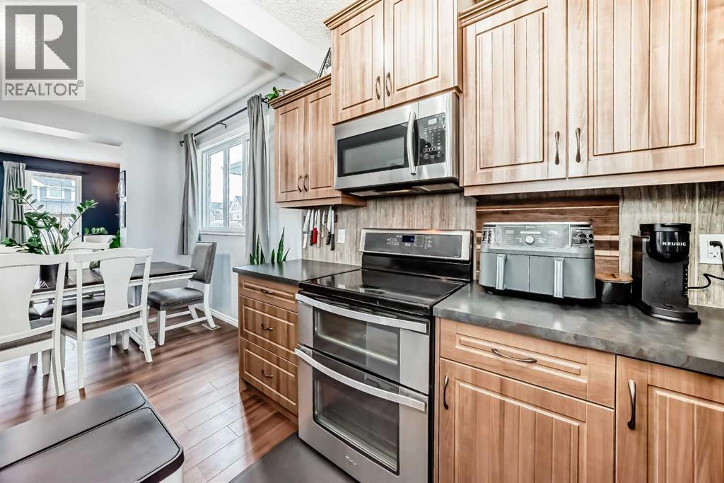 94 River Heights Green