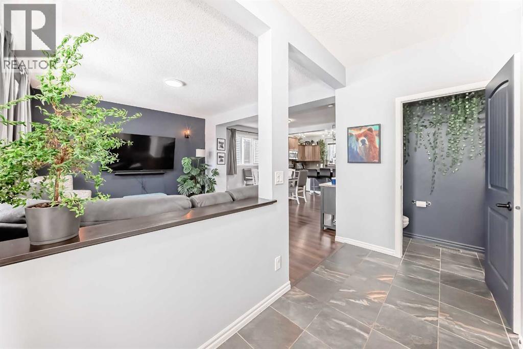 94 River Heights Green