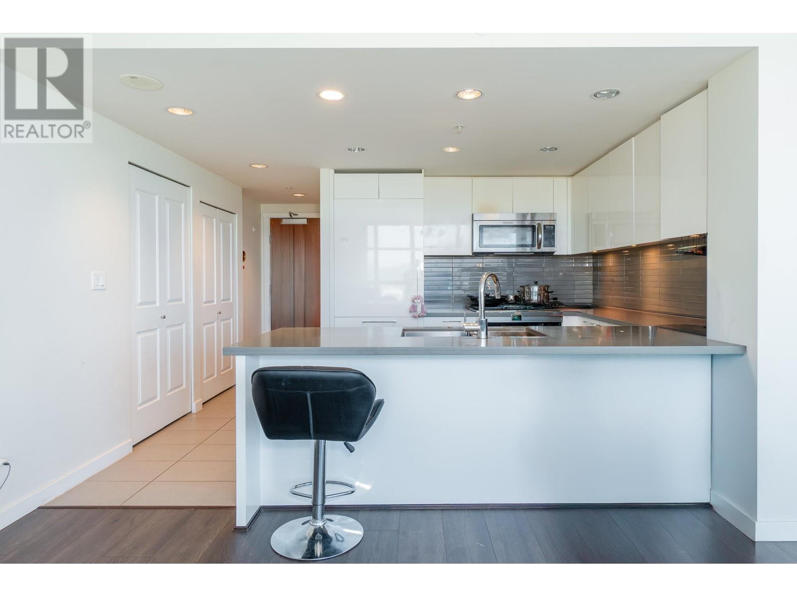 2802 4880 BENNETT STREET