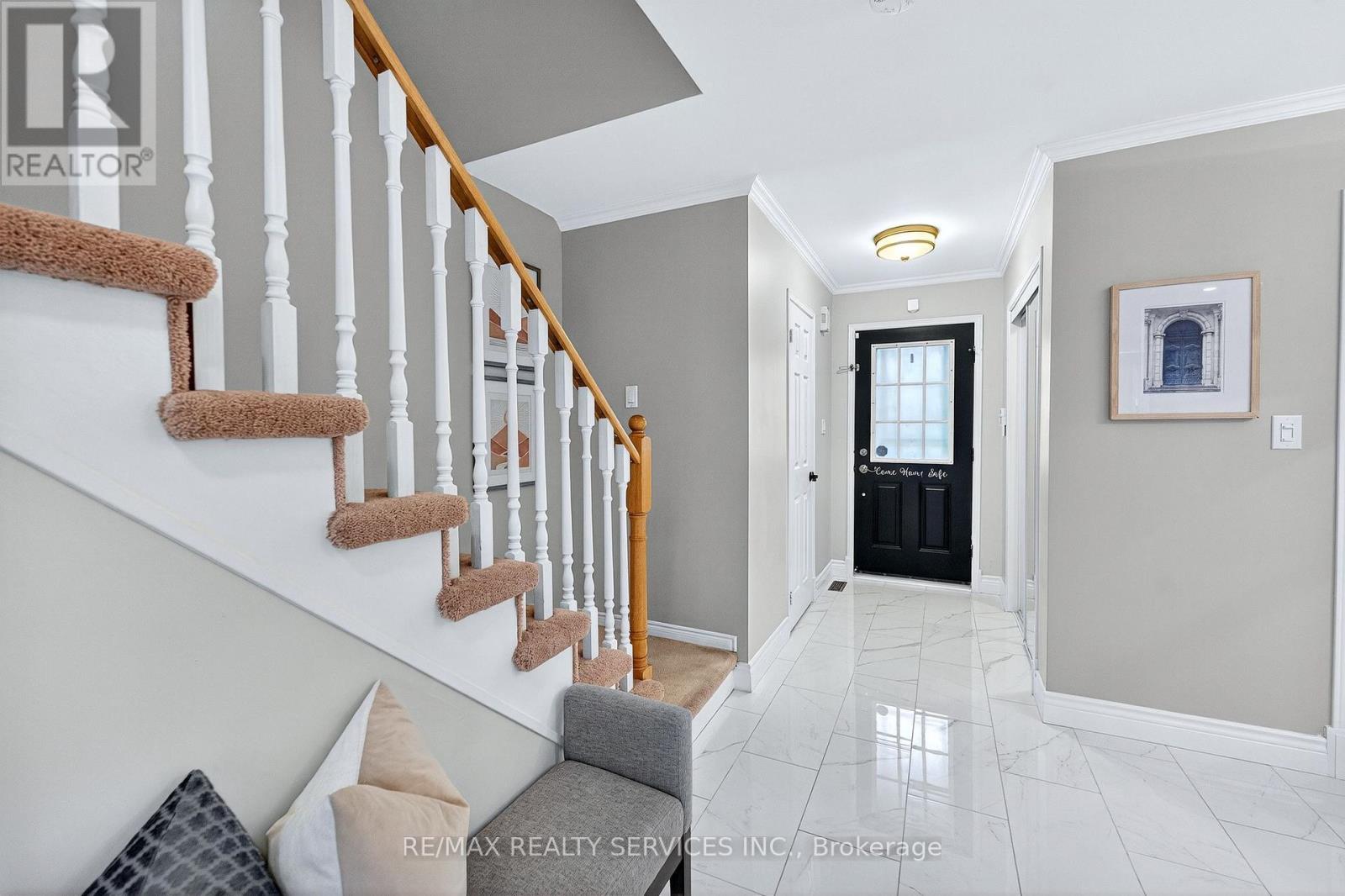 99 WHITE TAIL CRESCENT