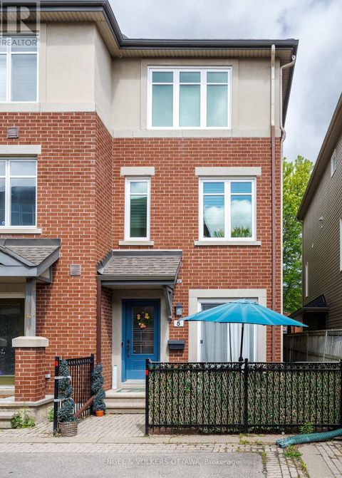 5 CARRAWAY PRIVATE Ottawa ON K1S5S3