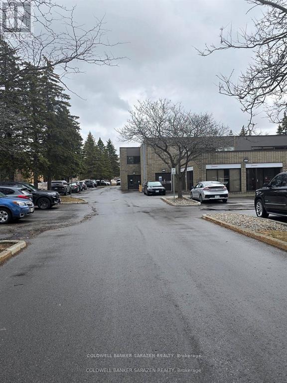 1,8 - 155 TERENCE MATTHEWS CRESCENT