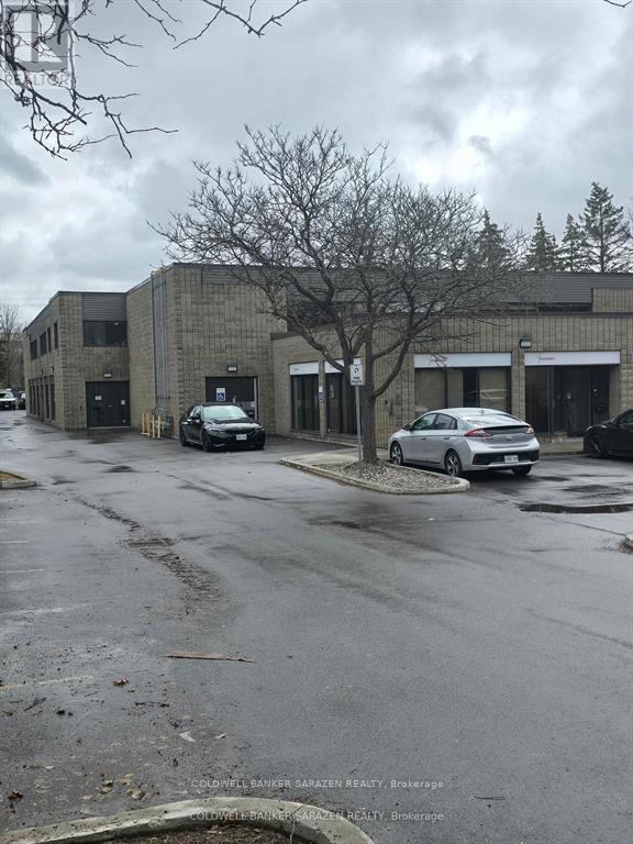 1,8 - 155 TERENCE MATTHEWS CRESCENT