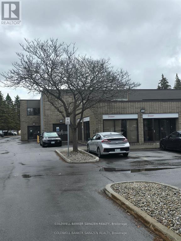 1,8 - 155 TERENCE MATTHEWS CRESCENT