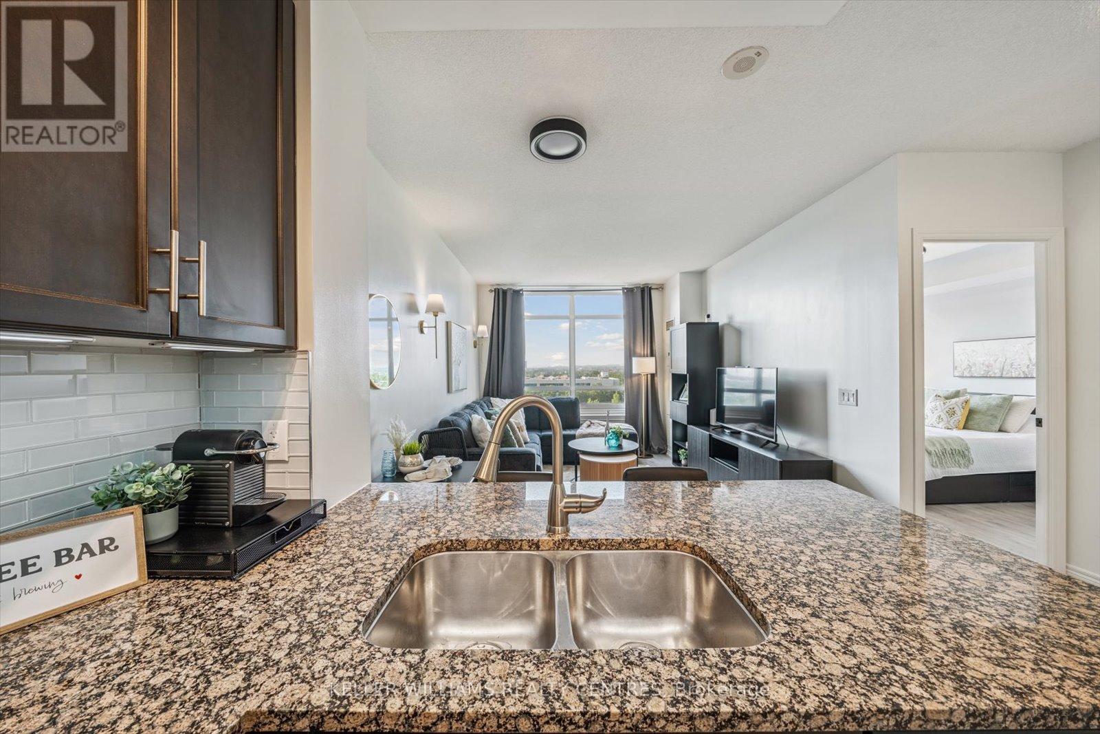 902 - 9245 JANE STREET