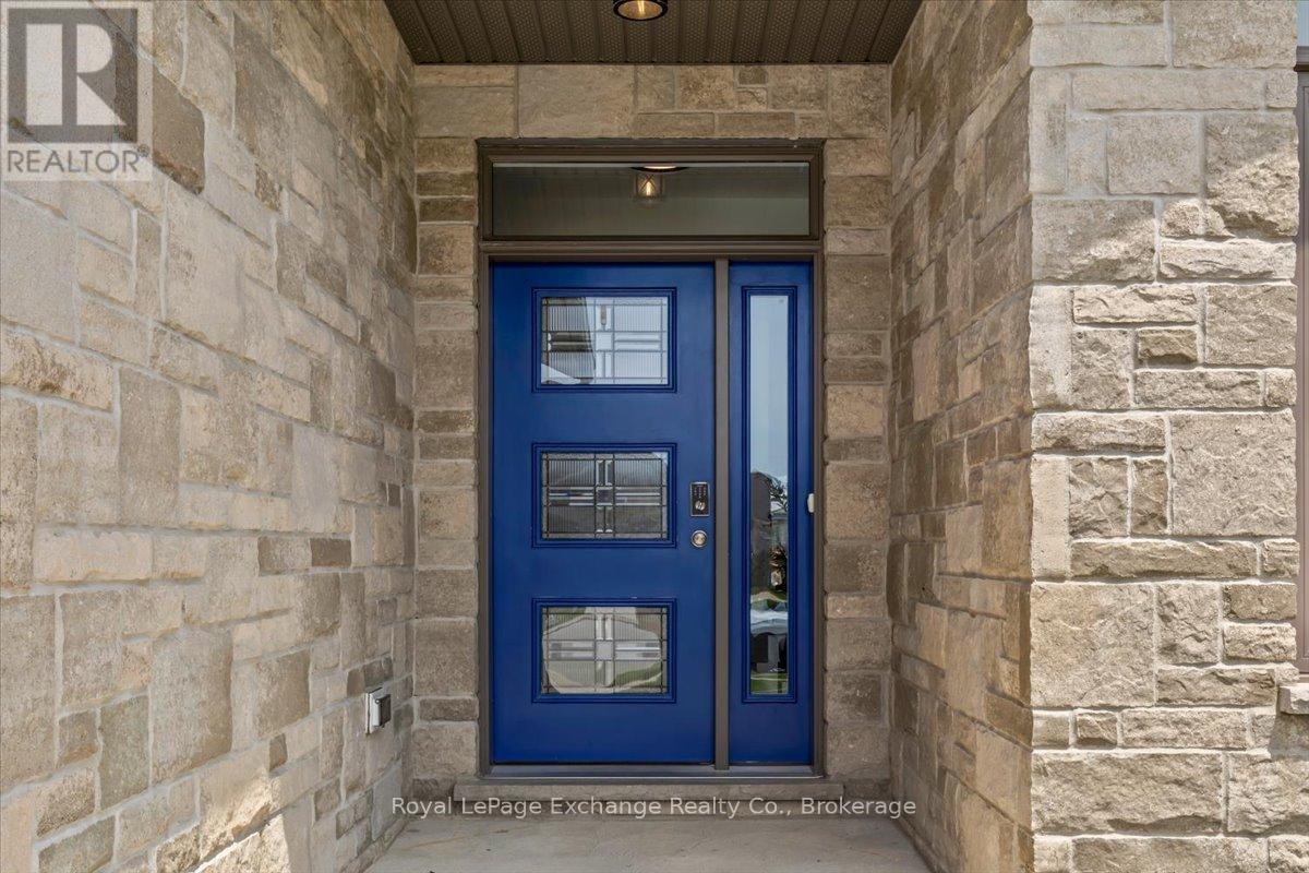 383 NORTHPORT DRIVE
