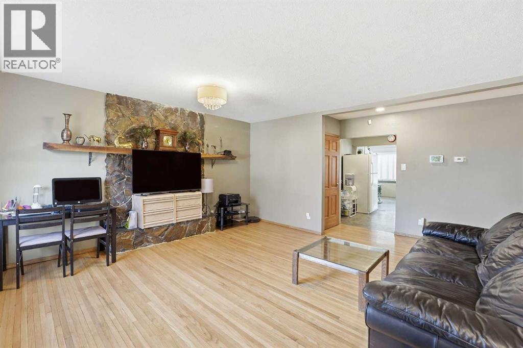 2018 Cottonwood Crescent SE