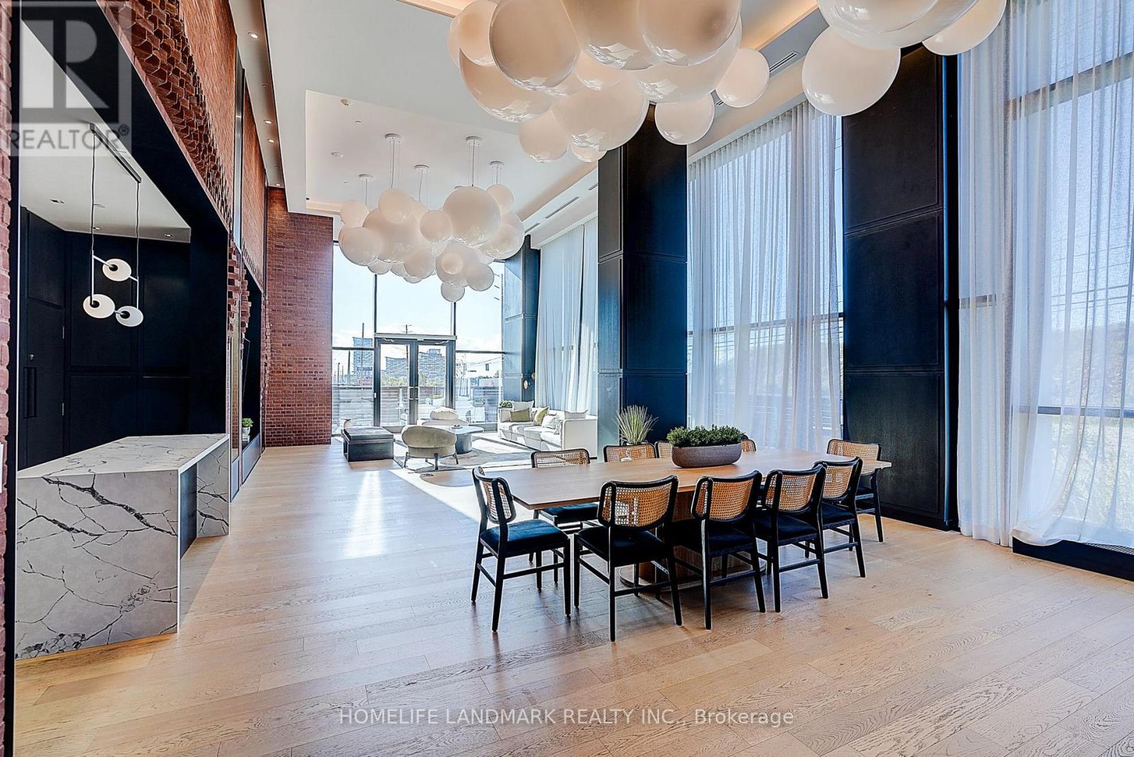 215 - 3200 WILLIAM COLTSON AVENUE