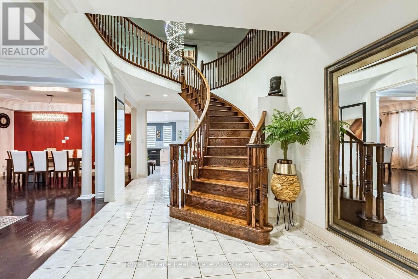 37 LATANIA BOULEVARD