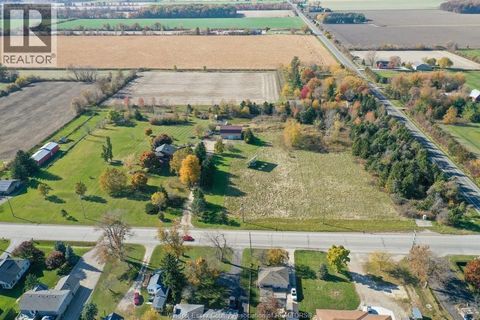 2495 Division ROAD North Kingsville ON N9Y2E5