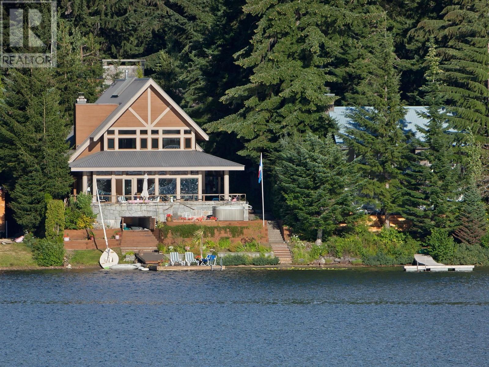 3319 LAKESIDE ROAD