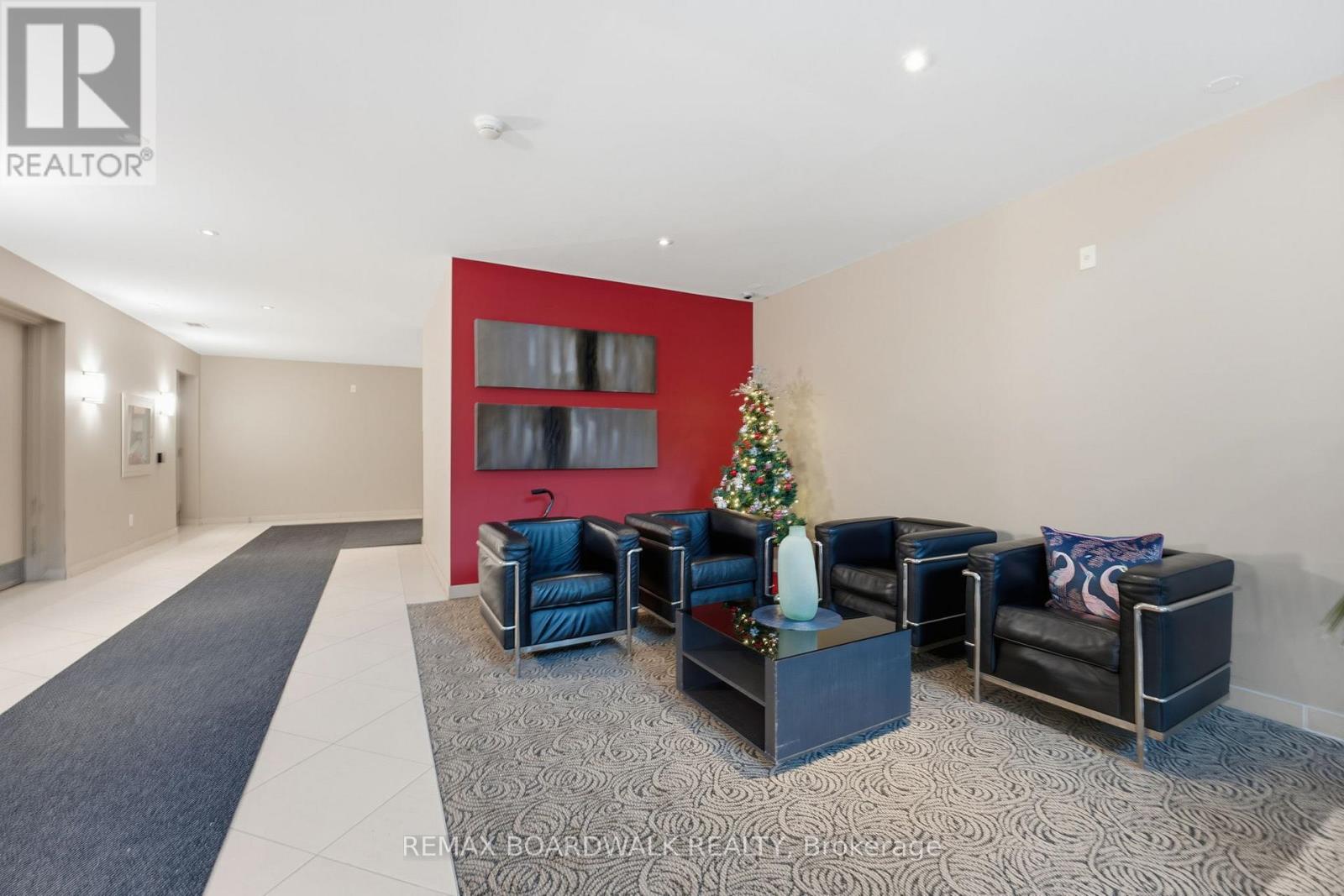 908 - 138 SOMERSET STREET W