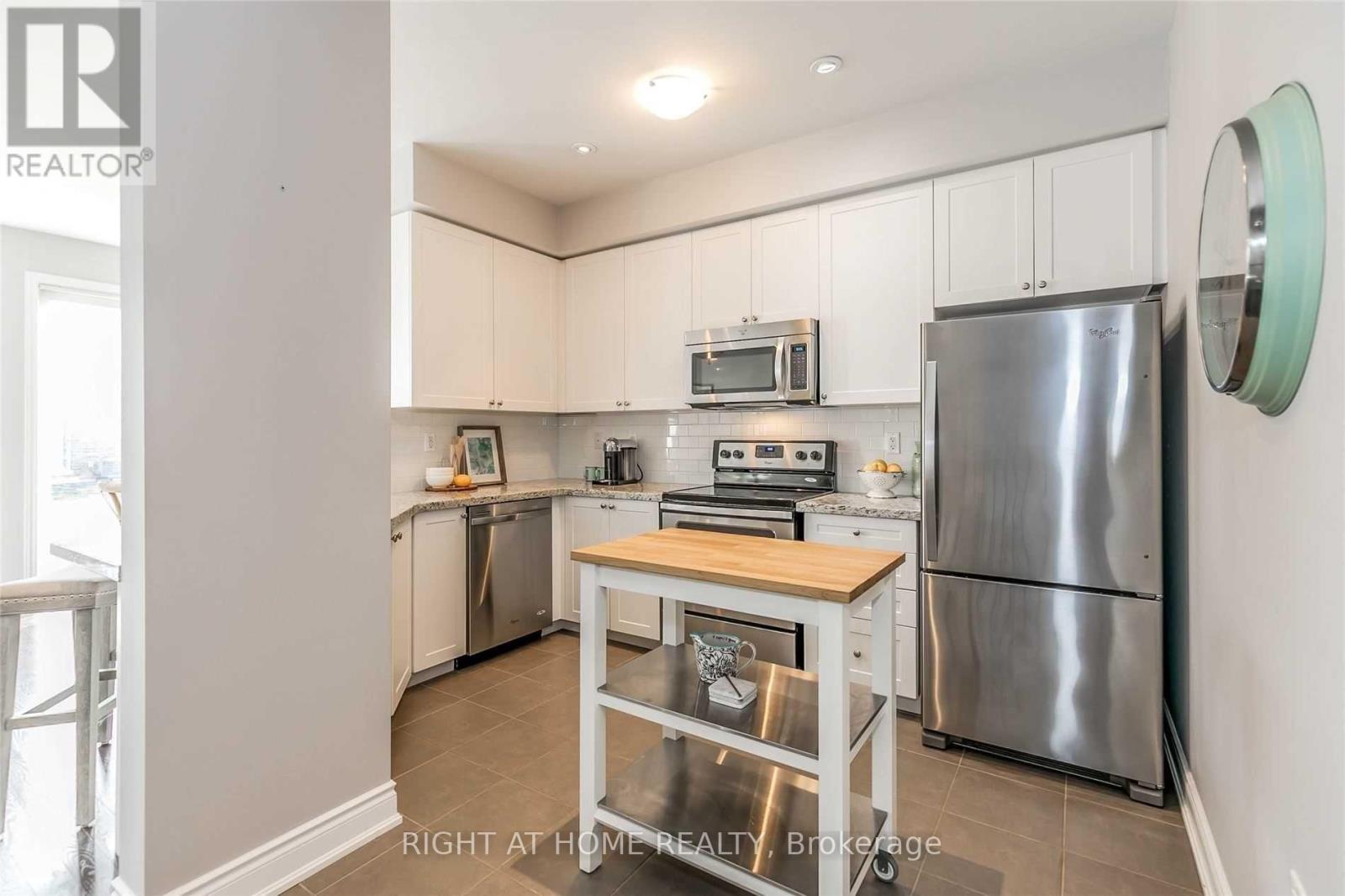 23 - 751 WENDY CULBERT CRESCENT