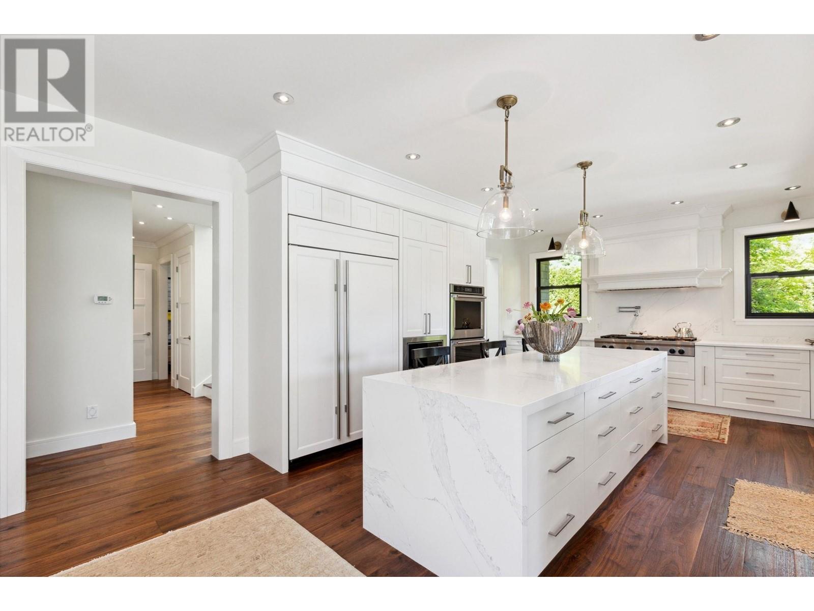 939 FRIAR CRESCENT