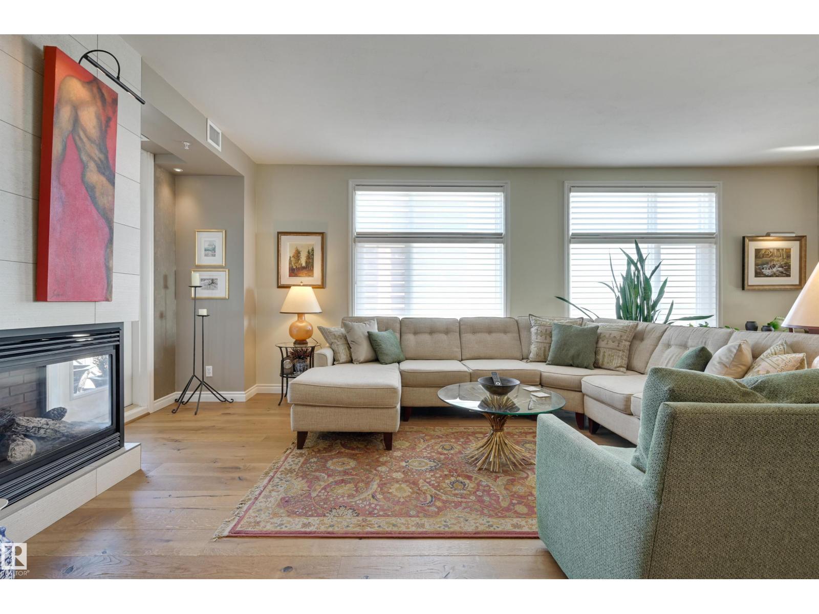 #1003 9020 JASPER AV NW