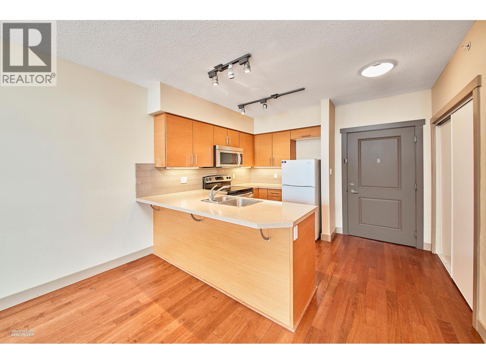 415 9009 CORNERSTONE MEWS