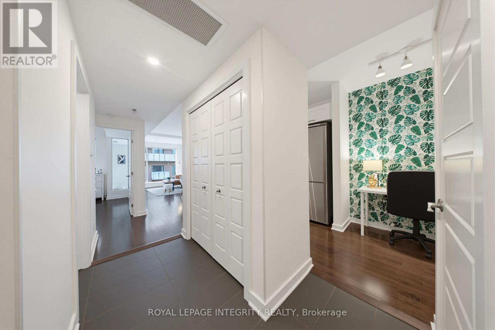 328 - 300 C LETT STREET