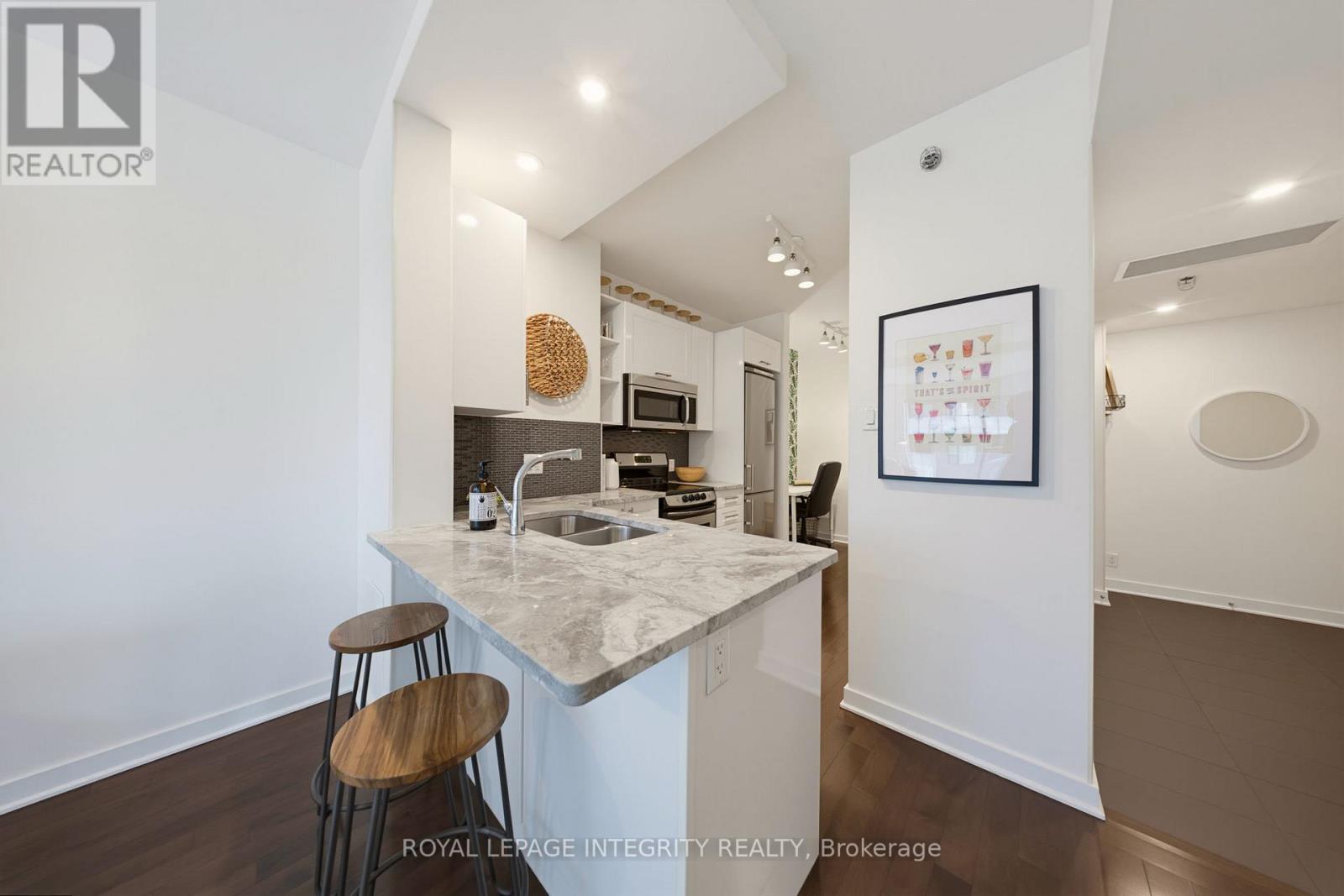 328 - 300 C LETT STREET