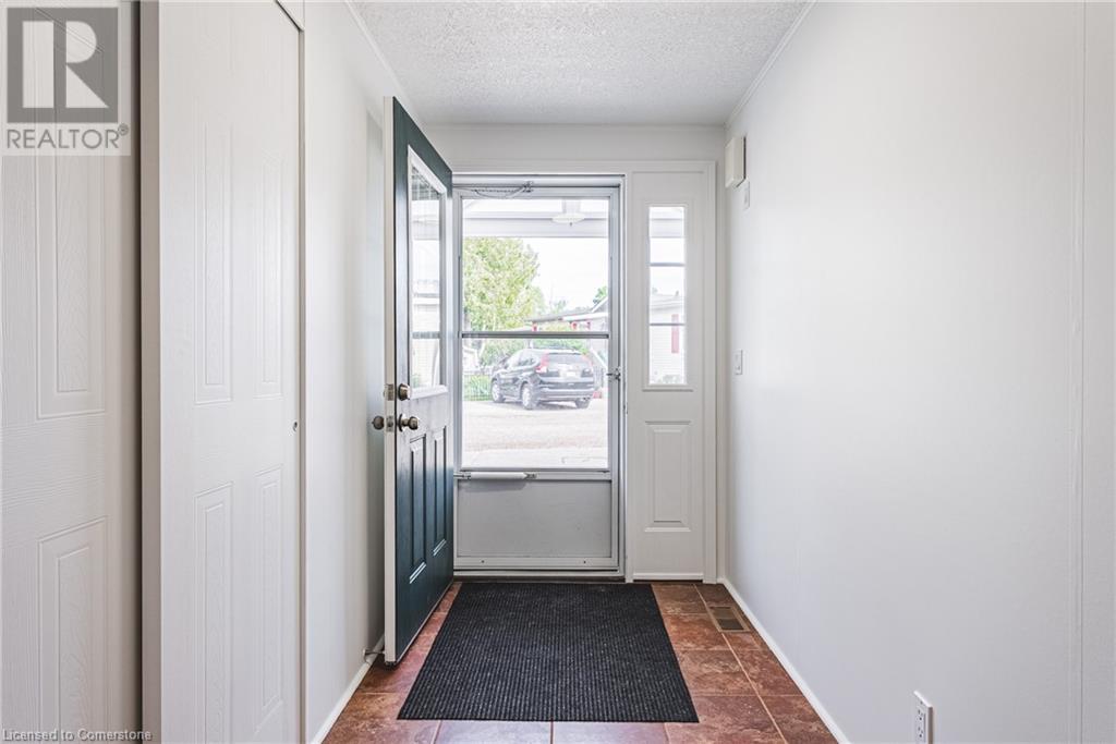 2 HEMLOCK CRESCENT PVT