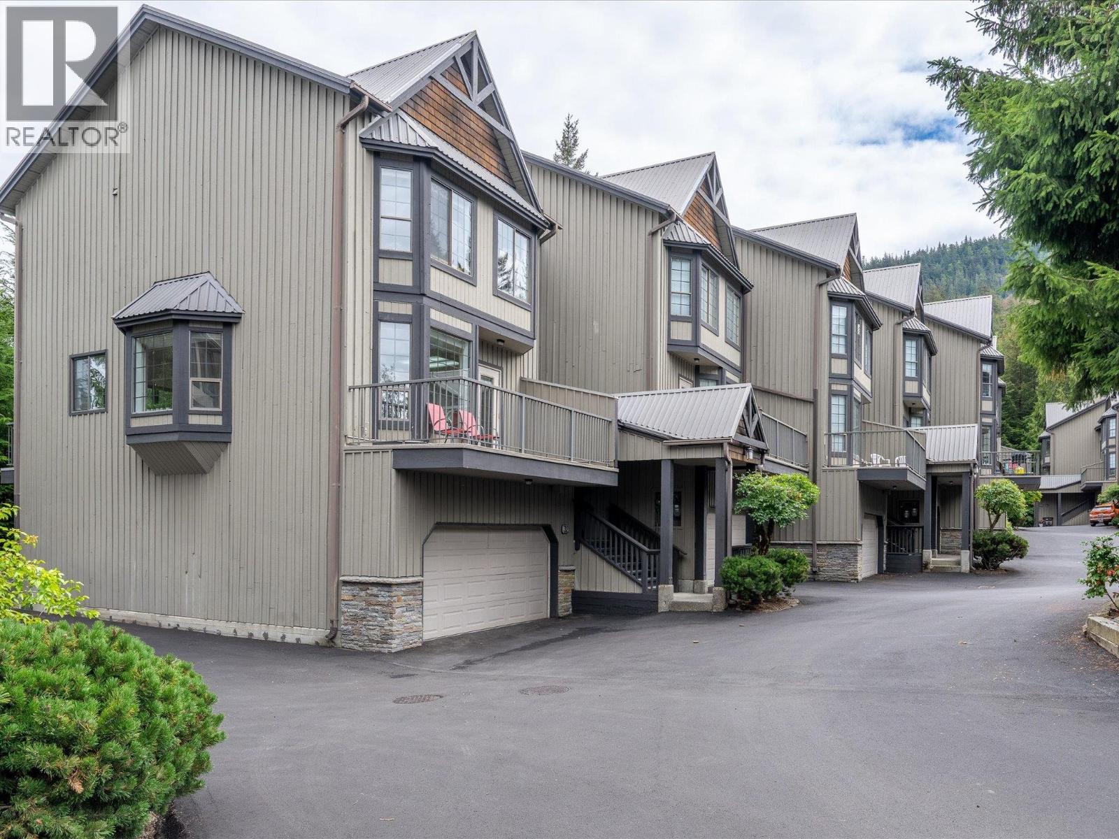 32 2104 NORDIC DRIVE