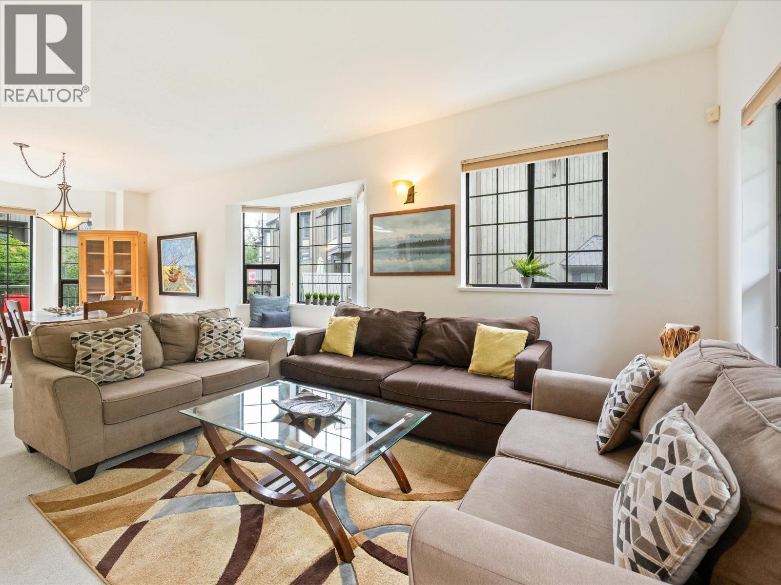32 2104 NORDIC DRIVE