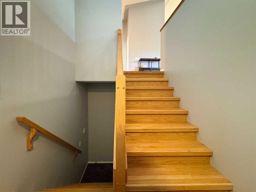 33 Canyon Court W