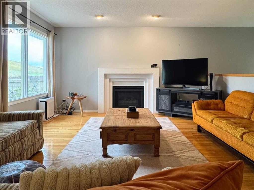 33 Canyon Court W