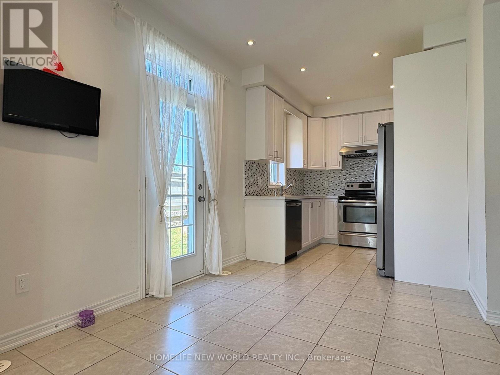 50 - 26 ROY GROVE WAY