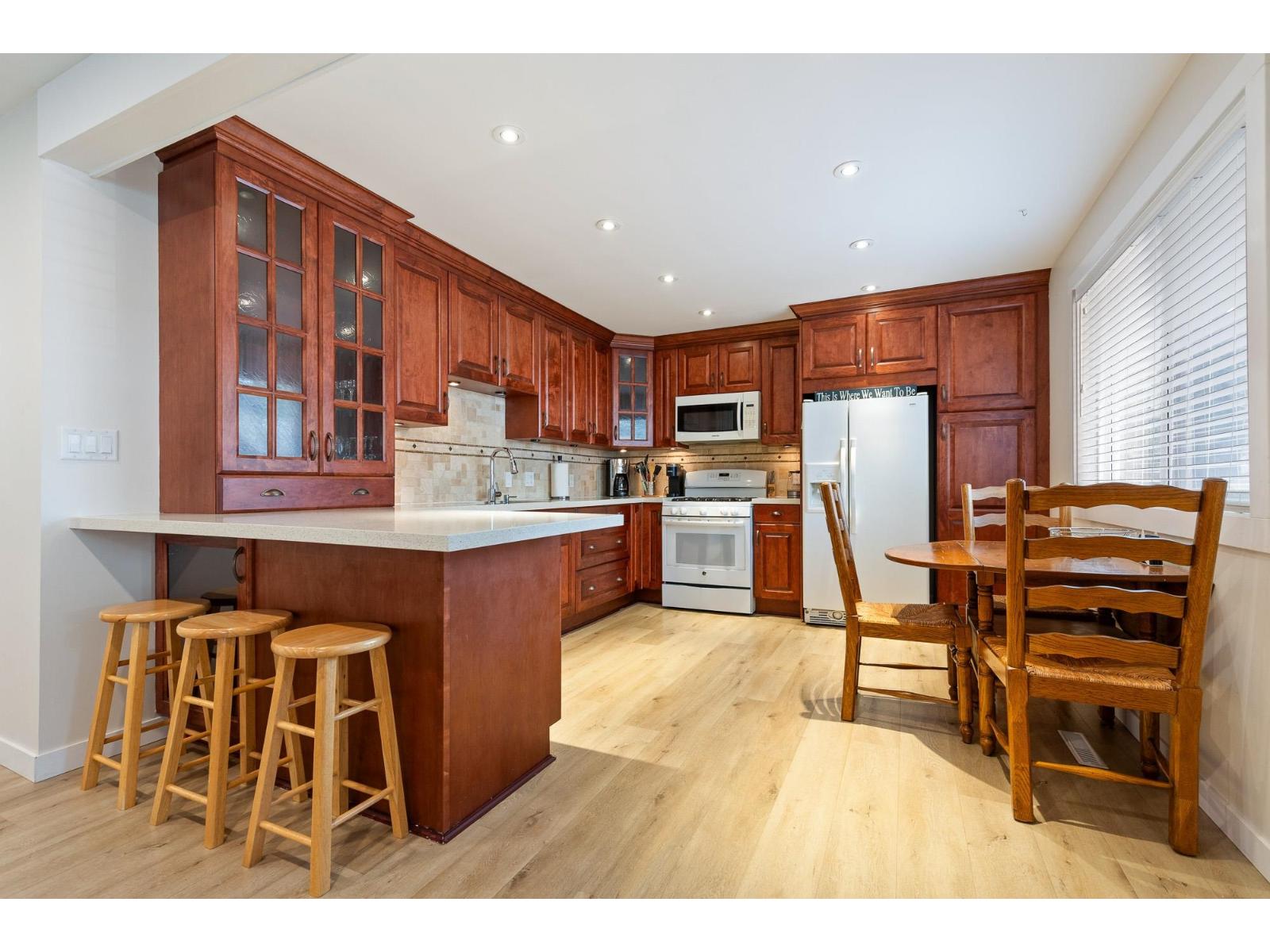 395 ALDER STREET|Cultus Lake North
