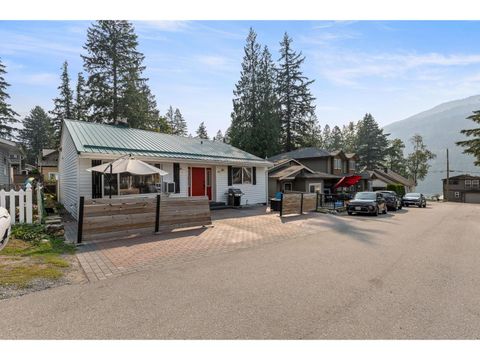 395 ALDER STREET|Cultus Lake North Cultus Lake BC V2R4Z1