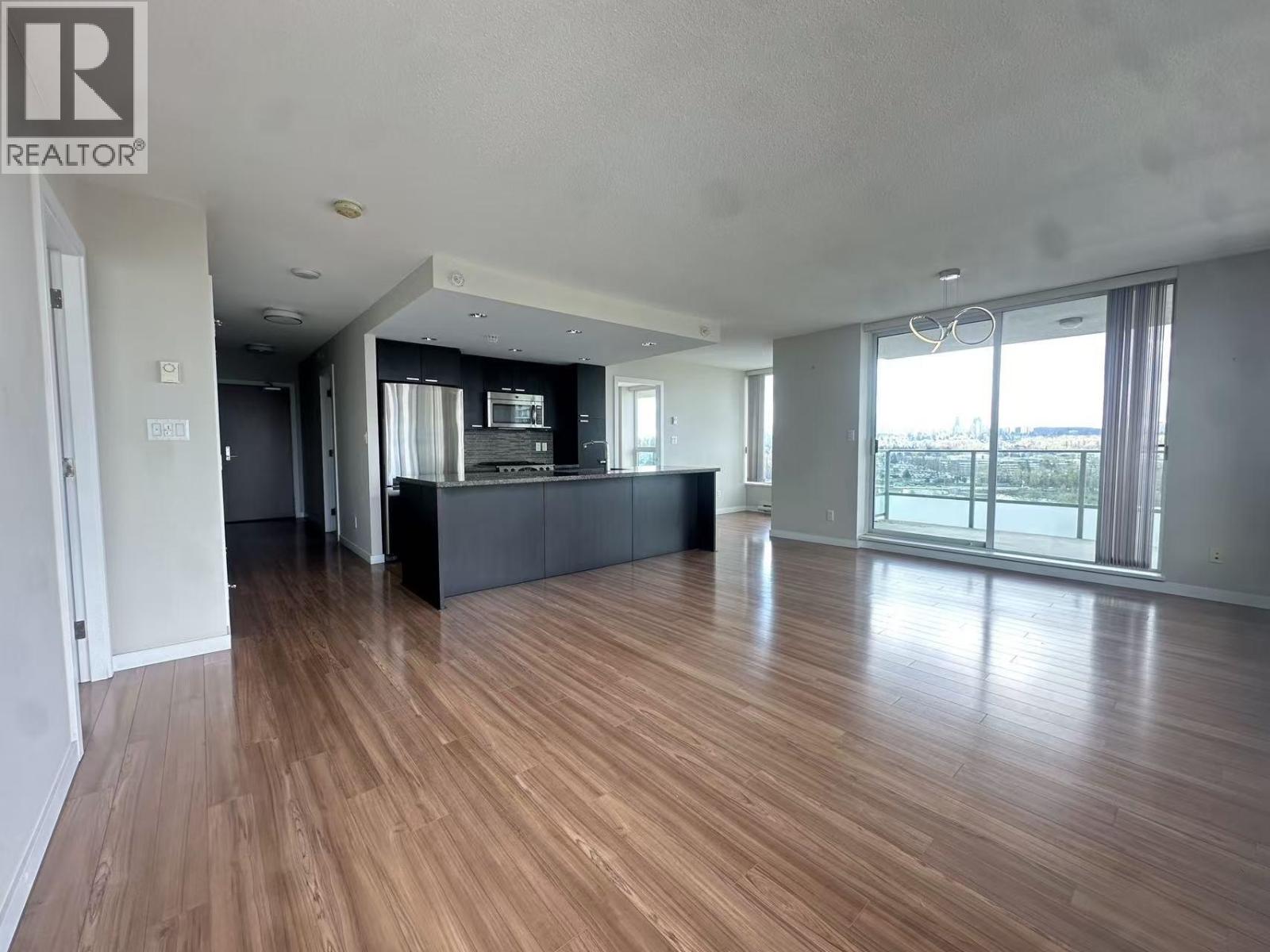 1703 2232 DOUGLAS ROAD