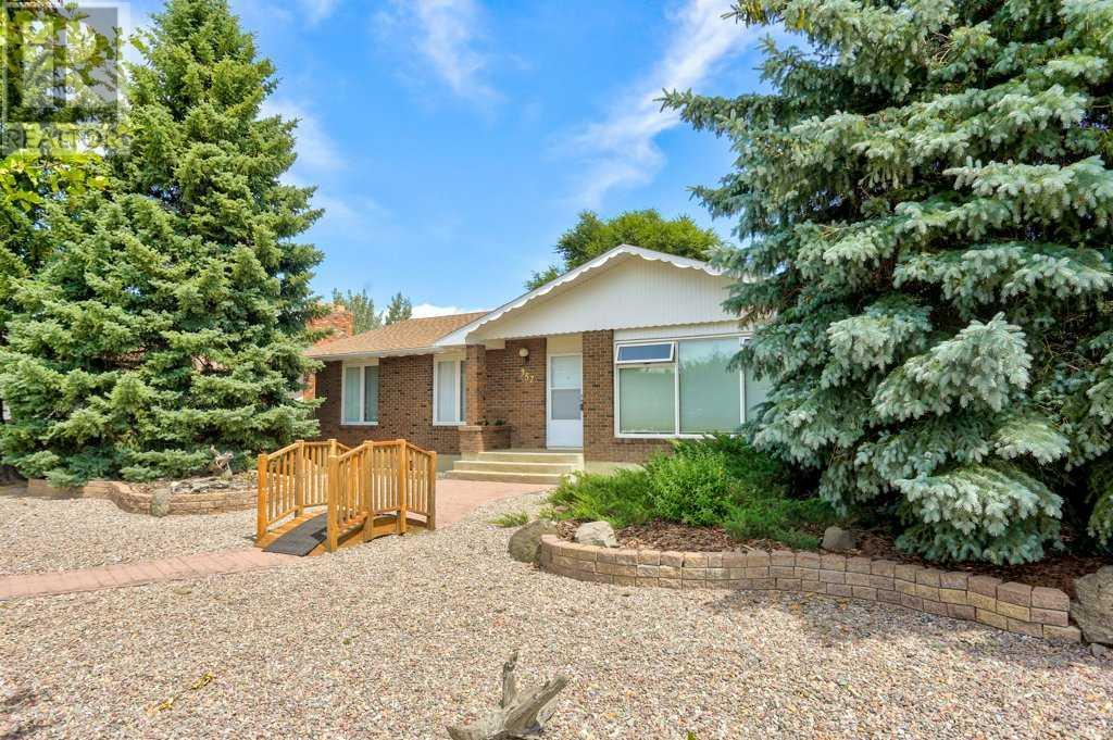 357 Laval Boulevard W