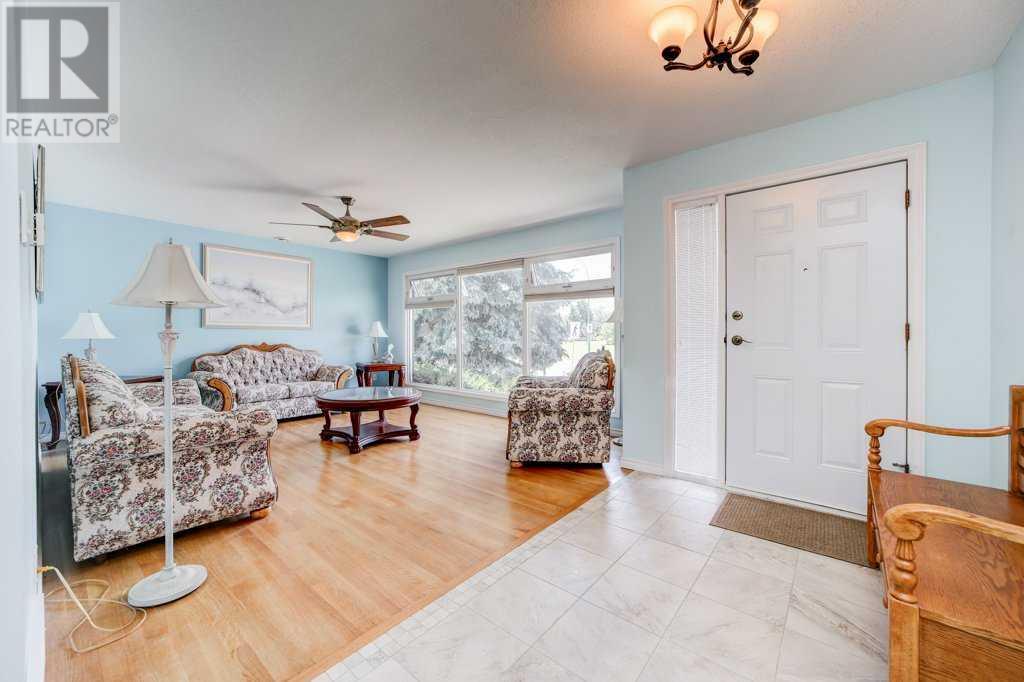 357 Laval Boulevard W