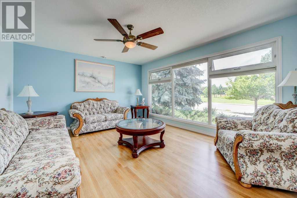 357 Laval Boulevard W