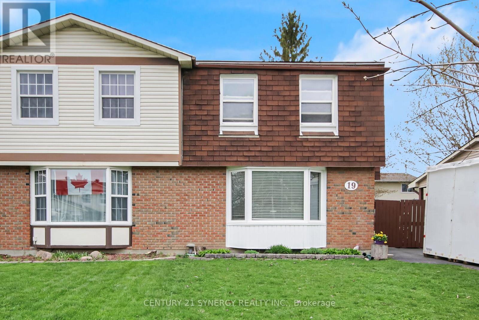 19 SEABROOKE DRIVE