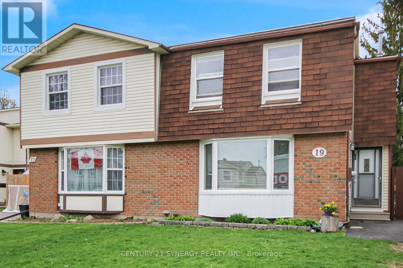 19 SEABROOKE DRIVE