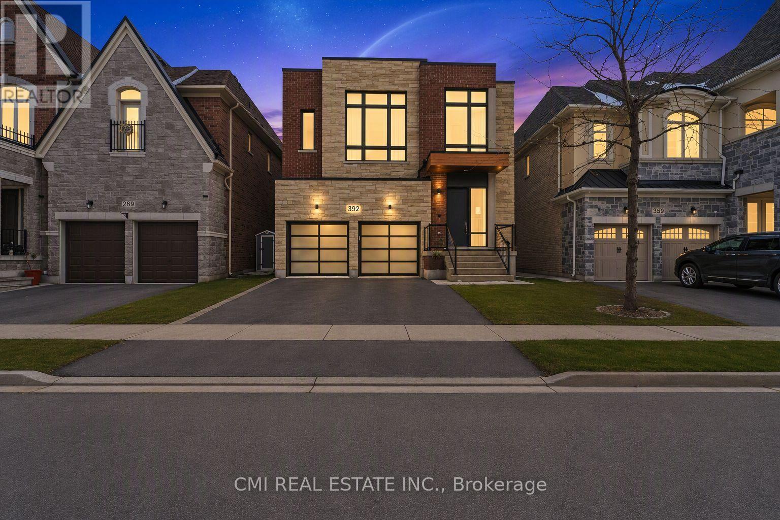 Photo 1 of 50 — 392 FARRELL ROAD, Vaughan (Patterson), ON L6A4W8