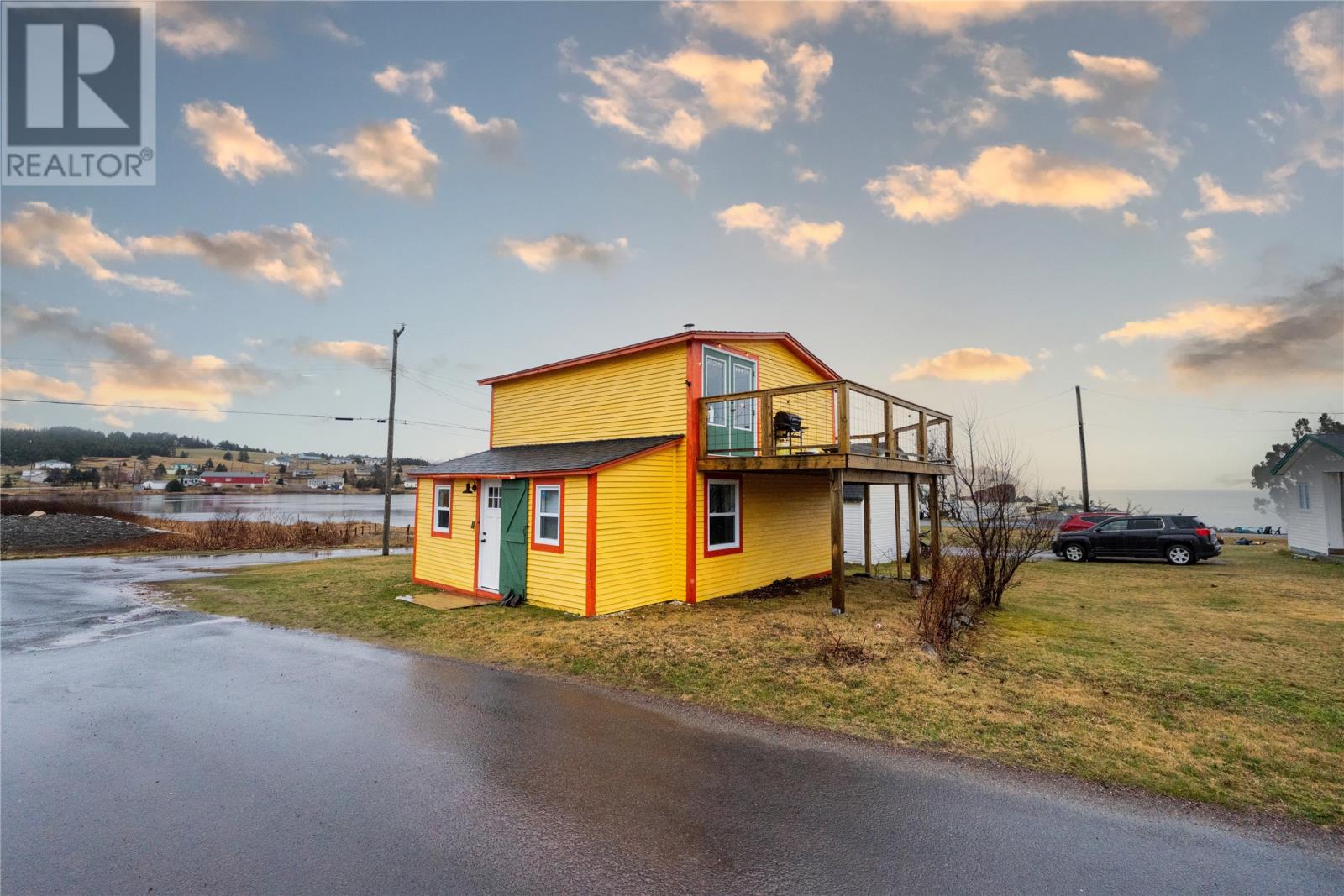 1 Meadow Avenue