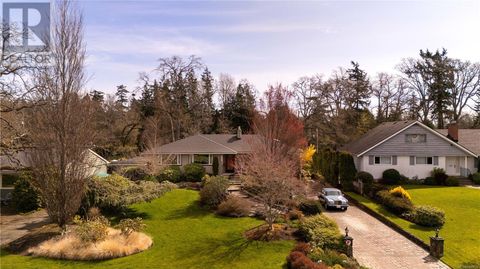 3331 Woodburn Ave Oak Bay BC V8P5B8