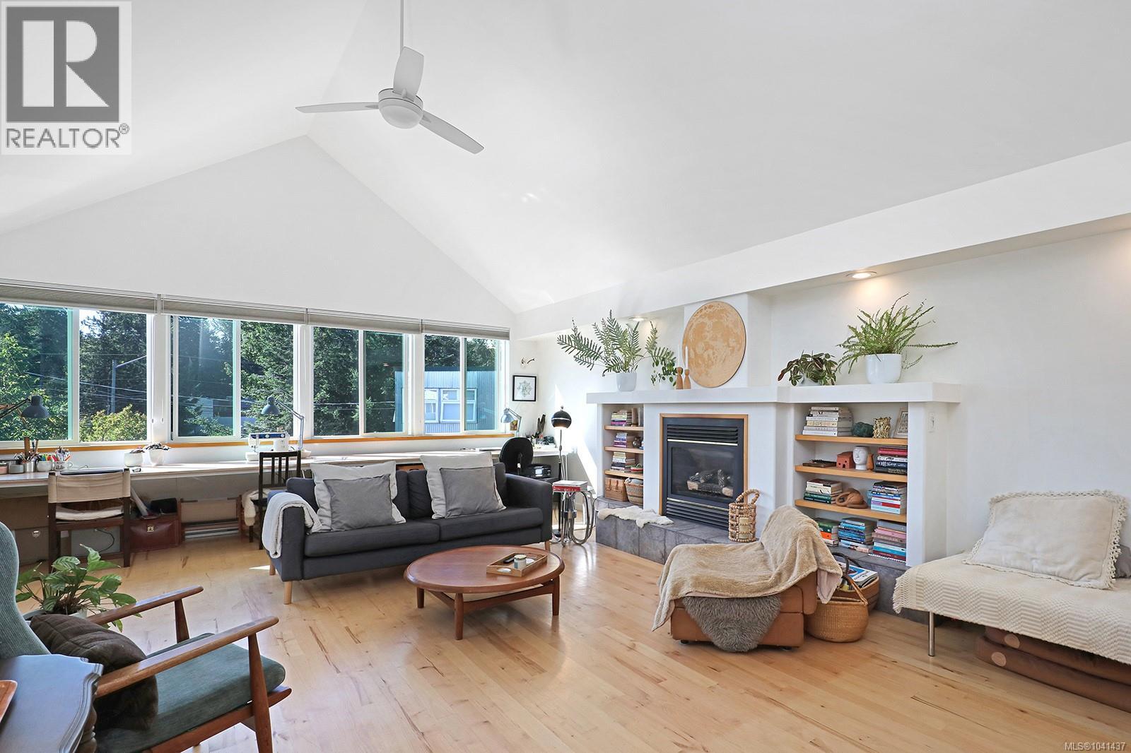 A/D & B/C 2449 Rosewall Cres