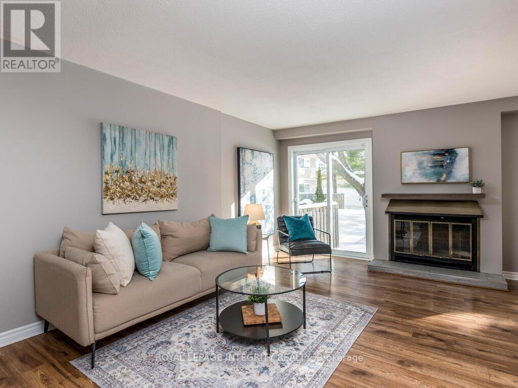 14 - 146 VALLEY STREAM DRIVE