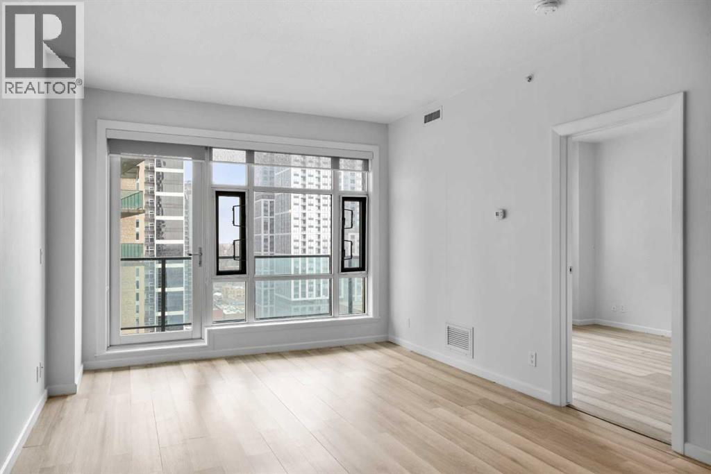 1804, 210 15 Avenue SE