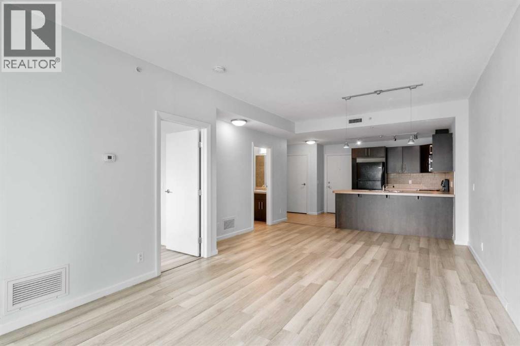 1804, 210 15 Avenue SE