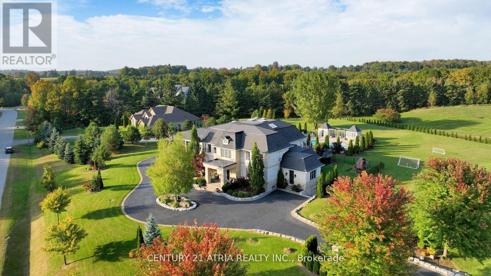111 LAKE WOODS DRIVE