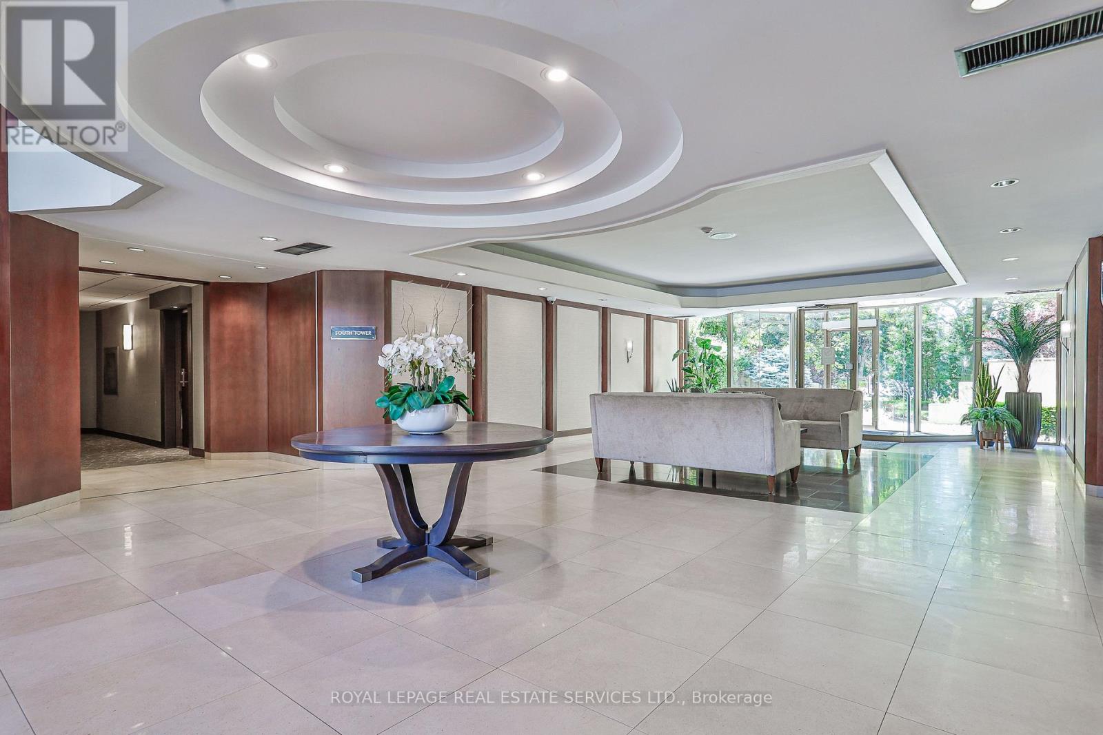 1304 - 2267 LAKESHORE BOULEVARD W