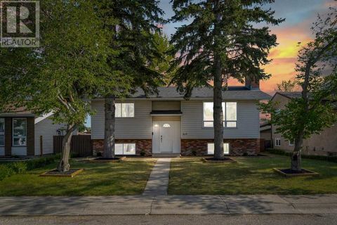 619 Templeside Road NE Calgary AB T1Y3M4